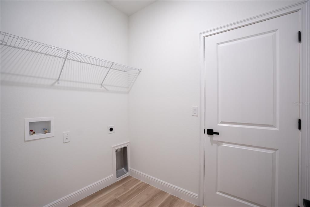 For Sale: $309,900 (4 beds, 2 baths, 1833 Square Feet)