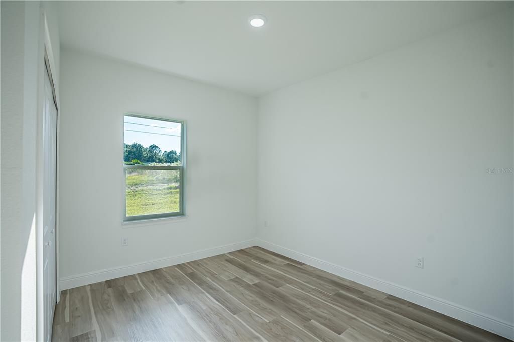 For Sale: $309,900 (4 beds, 2 baths, 1833 Square Feet)