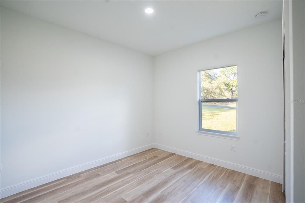 For Sale: $309,900 (4 beds, 2 baths, 1833 Square Feet)