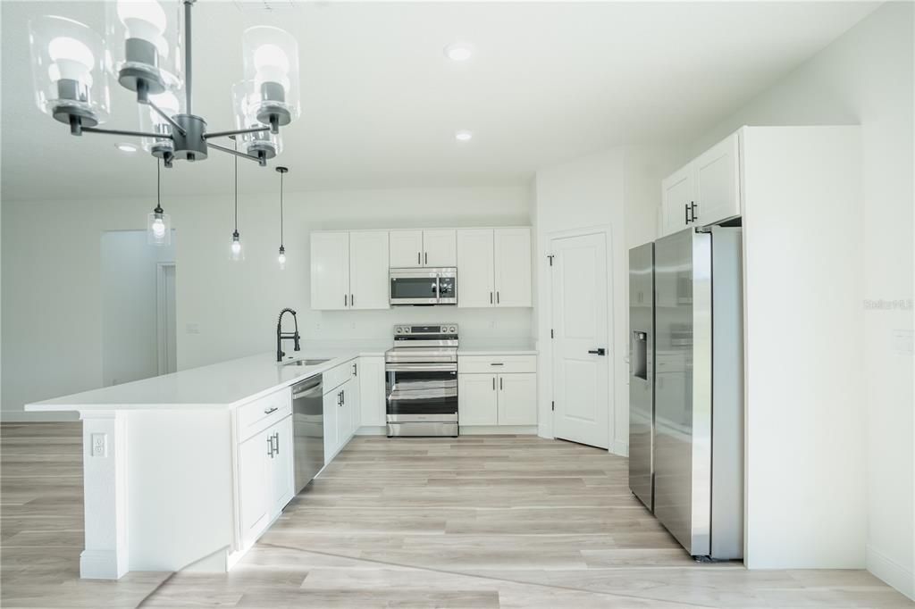 For Sale: $309,900 (4 beds, 2 baths, 1833 Square Feet)