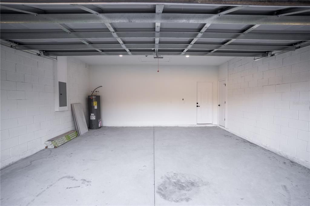 For Sale: $309,900 (4 beds, 2 baths, 1833 Square Feet)