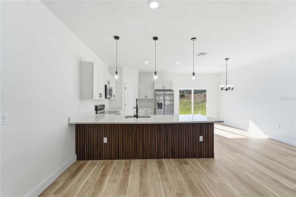 For Sale: $309,900 (4 beds, 2 baths, 1833 Square Feet)