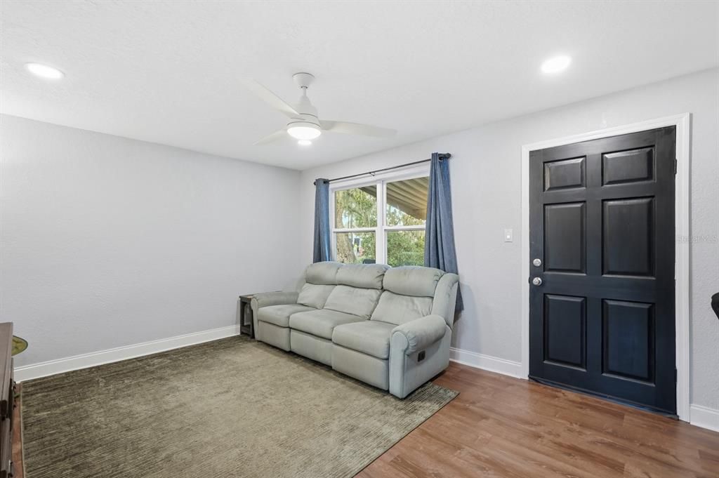 Activo con contrato: $210,000 (2 camas, 1 baños, 720 Pies cuadrados)