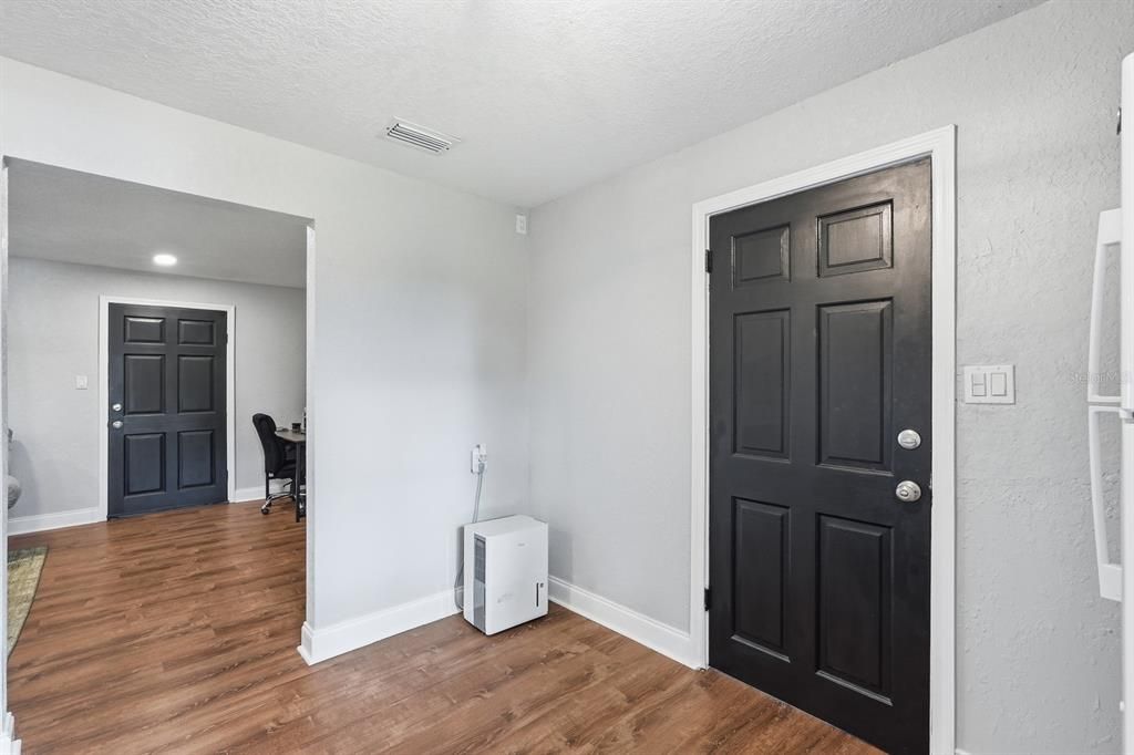 Activo con contrato: $210,000 (2 camas, 1 baños, 720 Pies cuadrados)