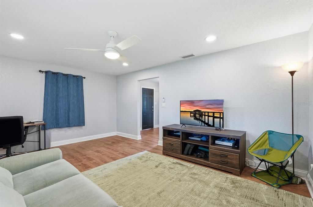 Activo con contrato: $210,000 (2 camas, 1 baños, 720 Pies cuadrados)