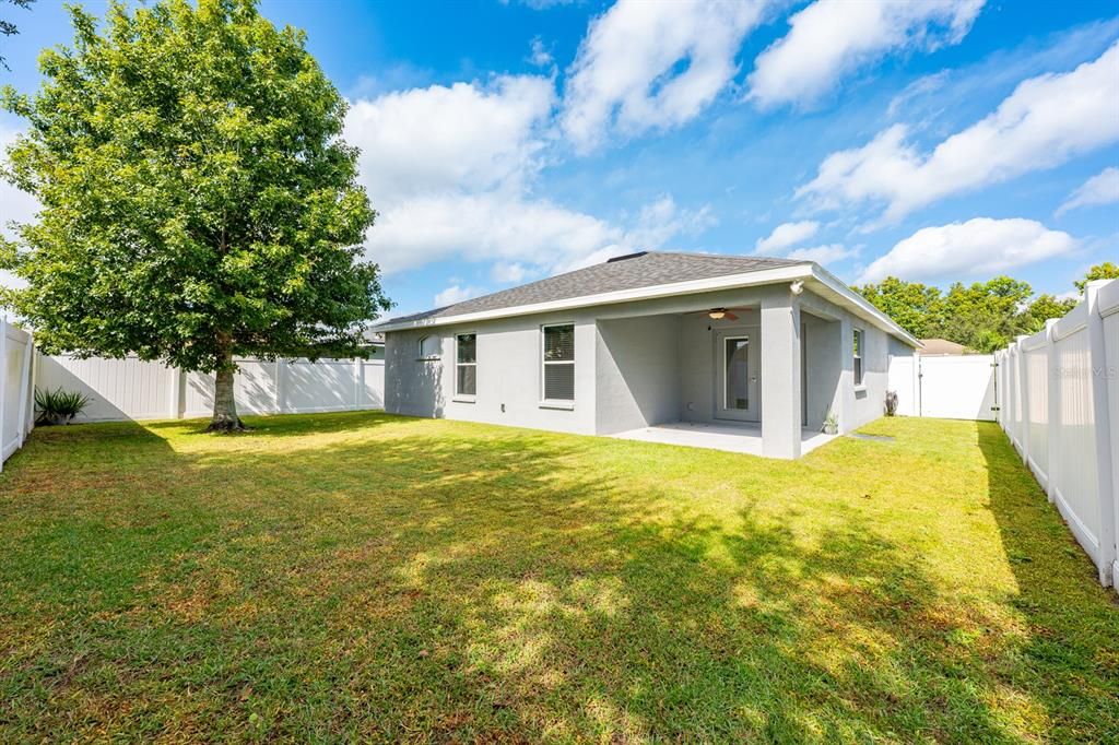 合同活跃: $305,000 (4 贝兹, 2 浴室, 1712 平方英尺)