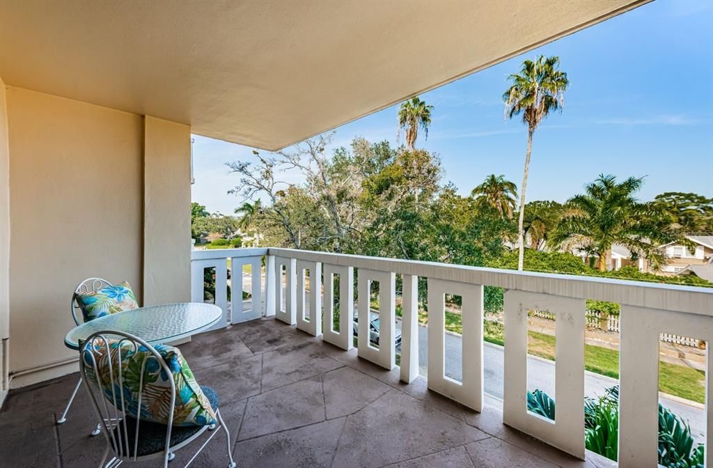 For Sale: $250,000 (1 beds, 1 baths, 750 Square Feet)