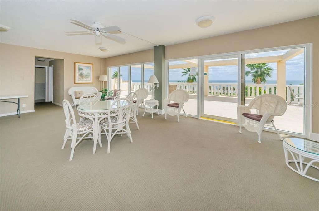 For Sale: $250,000 (1 beds, 1 baths, 750 Square Feet)