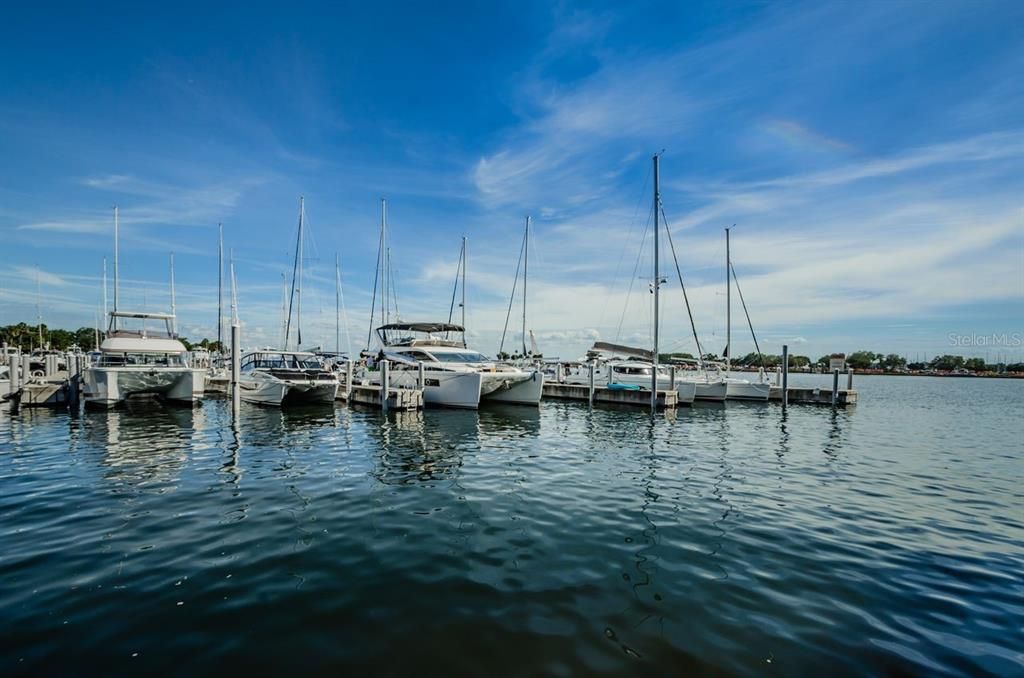 For Sale: $250,000 (1 beds, 1 baths, 750 Square Feet)