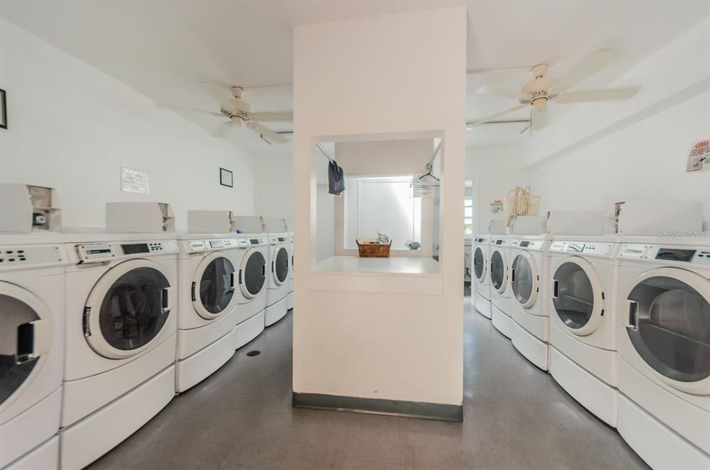 For Sale: $250,000 (1 beds, 1 baths, 750 Square Feet)