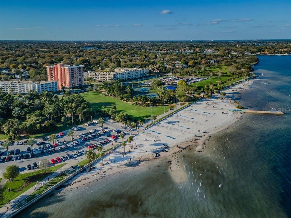 For Sale: $250,000 (1 beds, 1 baths, 750 Square Feet)