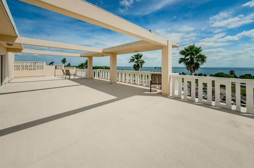 For Sale: $250,000 (1 beds, 1 baths, 750 Square Feet)