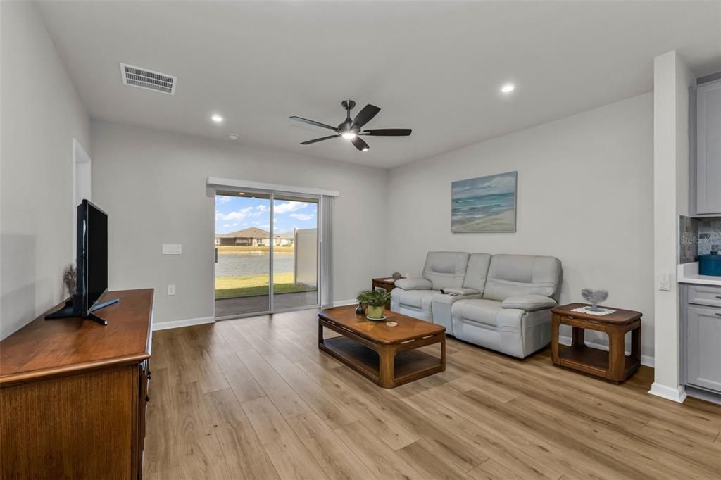 На продажу: $283,000 (3 спален, 2 ванн, 1515 Квадратных фут)