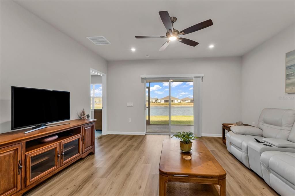 На продажу: $283,000 (3 спален, 2 ванн, 1515 Квадратных фут)