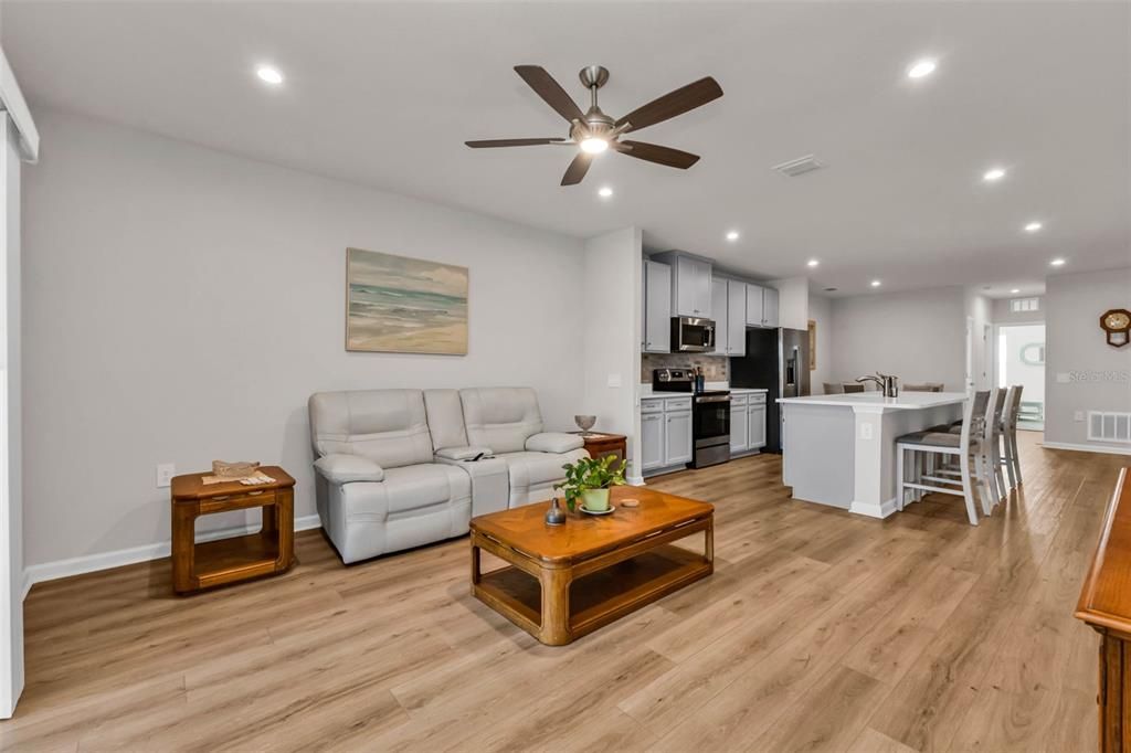 На продажу: $283,000 (3 спален, 2 ванн, 1515 Квадратных фут)