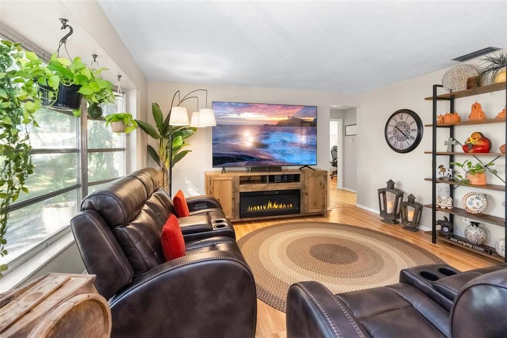 待售: $559,000 (3 贝兹, 2 浴室, 1480 平方英尺)