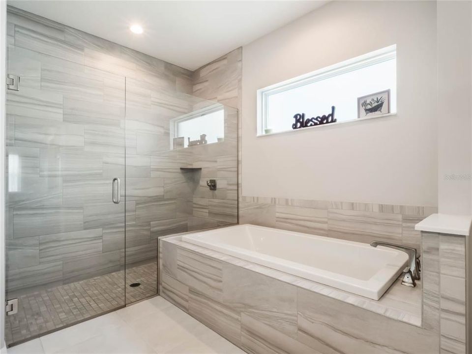 For Sale: $405,000 (3 beds, 2 baths, 2297 Square Feet)