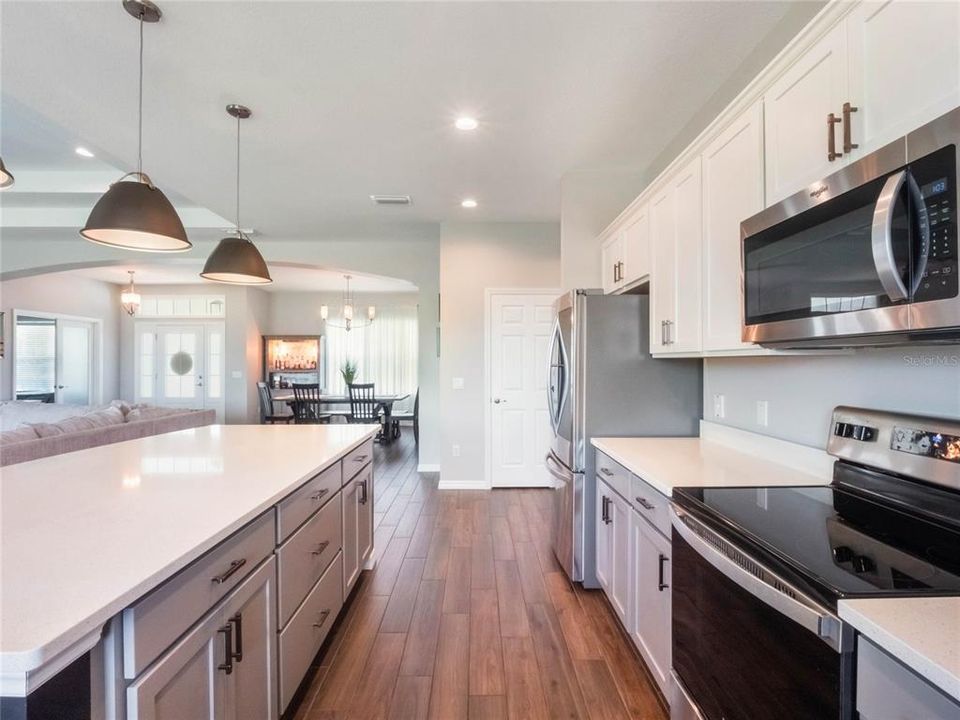 For Sale: $405,000 (3 beds, 2 baths, 2297 Square Feet)