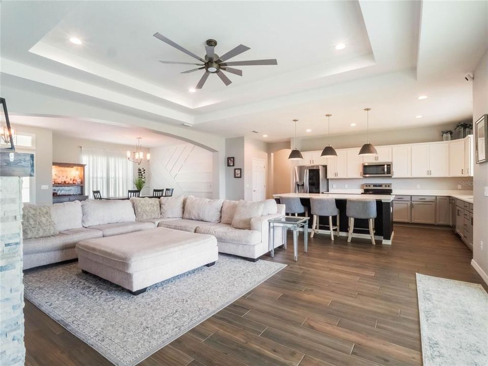 For Sale: $405,000 (3 beds, 2 baths, 2297 Square Feet)