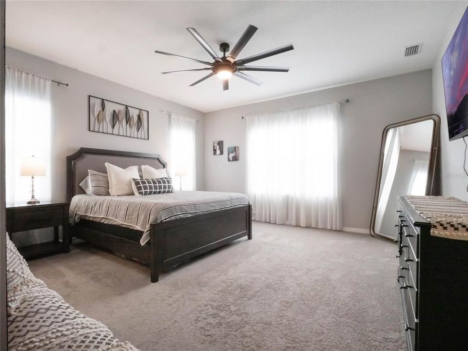 For Sale: $405,000 (3 beds, 2 baths, 2297 Square Feet)