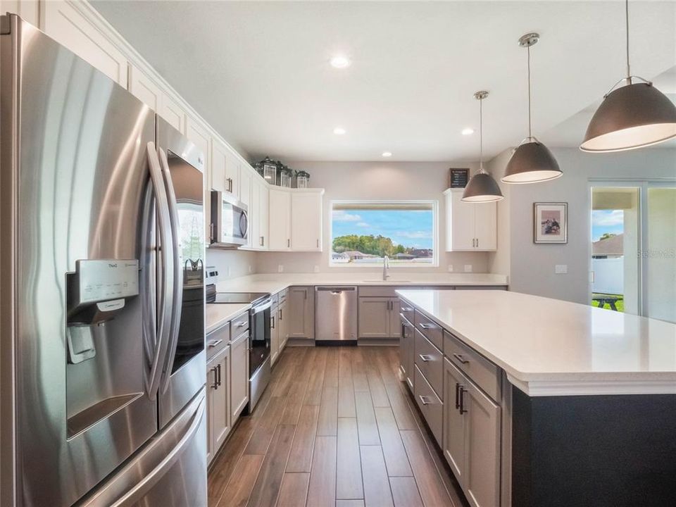 For Sale: $405,000 (3 beds, 2 baths, 2297 Square Feet)