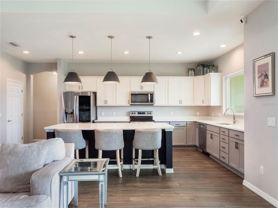 For Sale: $405,000 (3 beds, 2 baths, 2297 Square Feet)