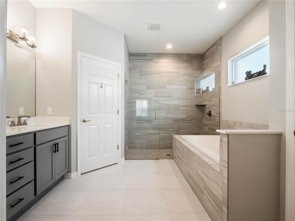 For Sale: $405,000 (3 beds, 2 baths, 2297 Square Feet)