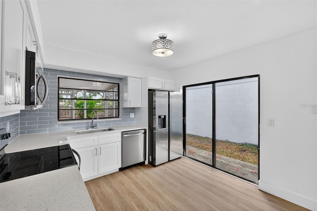 En Venta: $399,000 (3 camas, 2 baños, 1393 Pies cuadrados)