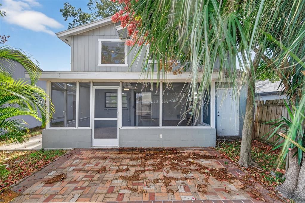 En Venta: $399,000 (3 camas, 2 baños, 1393 Pies cuadrados)