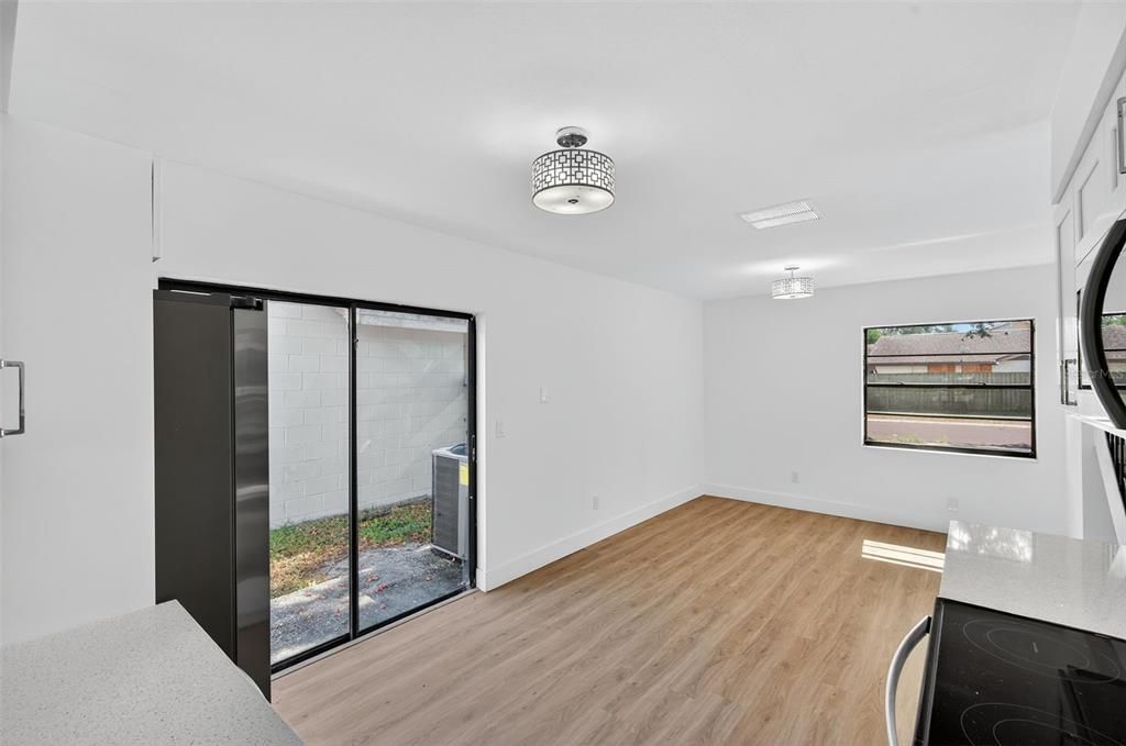 En Venta: $399,000 (3 camas, 2 baños, 1393 Pies cuadrados)