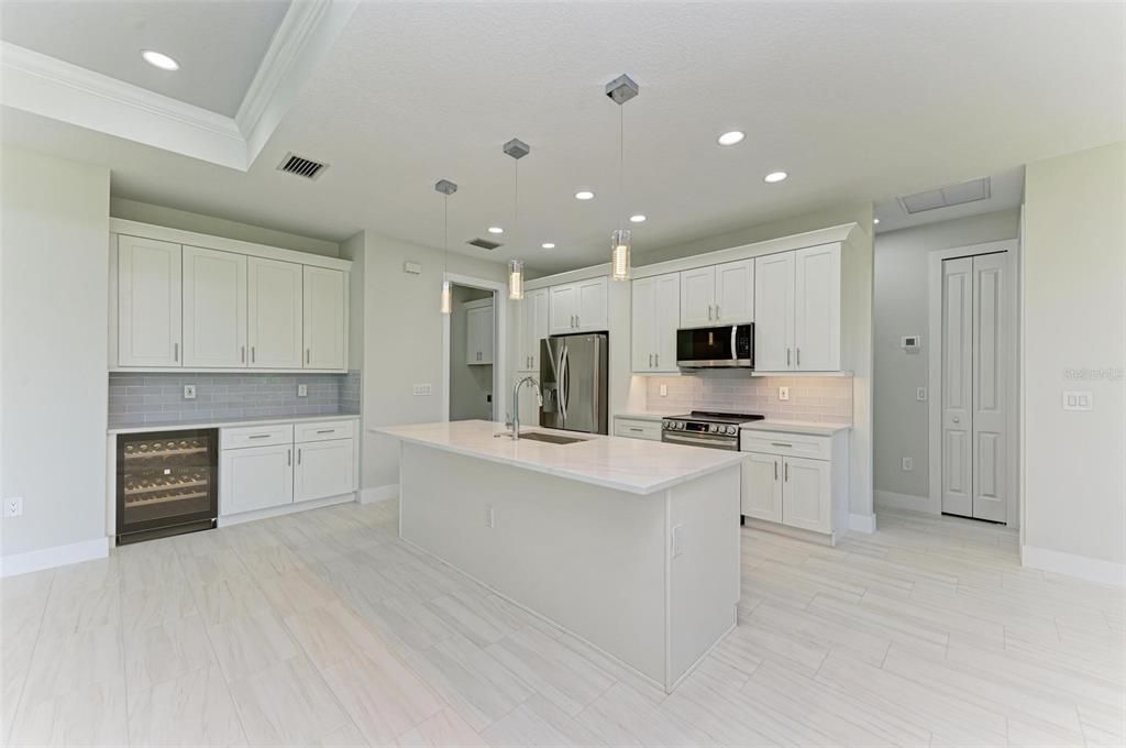 For Sale: $415,000 (4 beds, 2 baths, 1826 Square Feet)