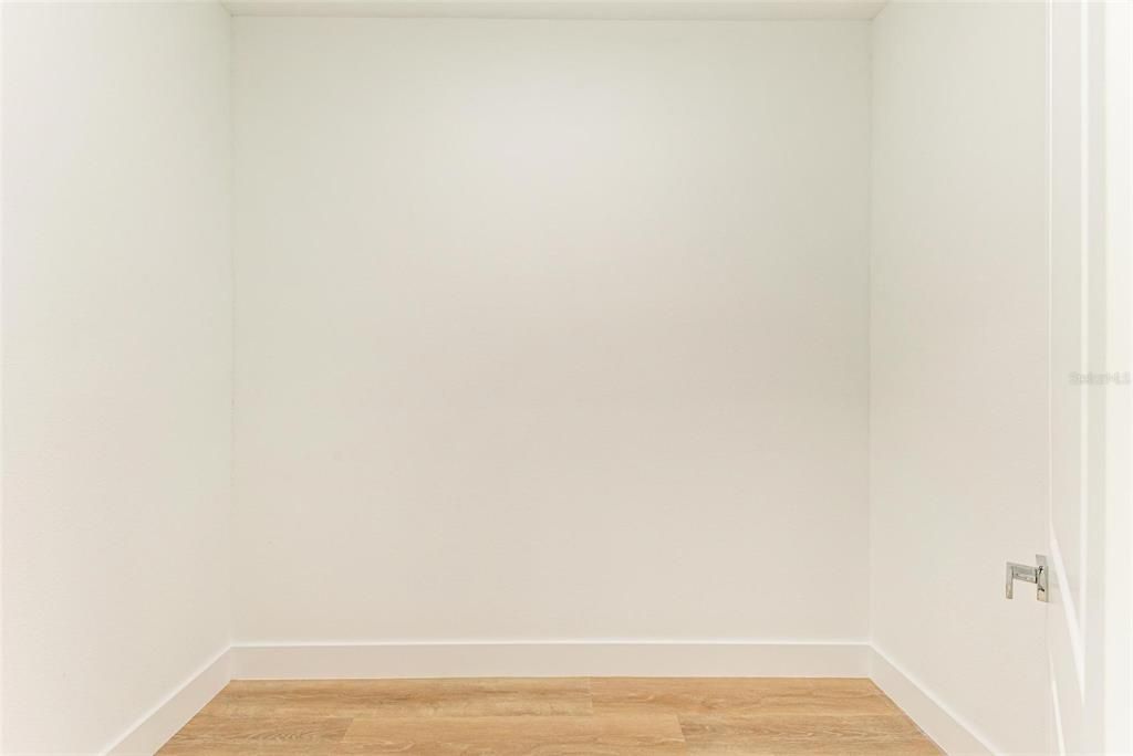 For Sale: $415,000 (4 beds, 2 baths, 1826 Square Feet)