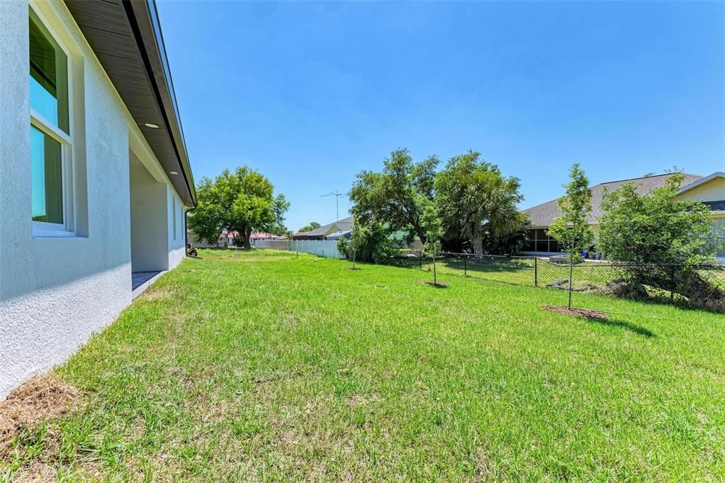 For Sale: $415,000 (4 beds, 2 baths, 1826 Square Feet)