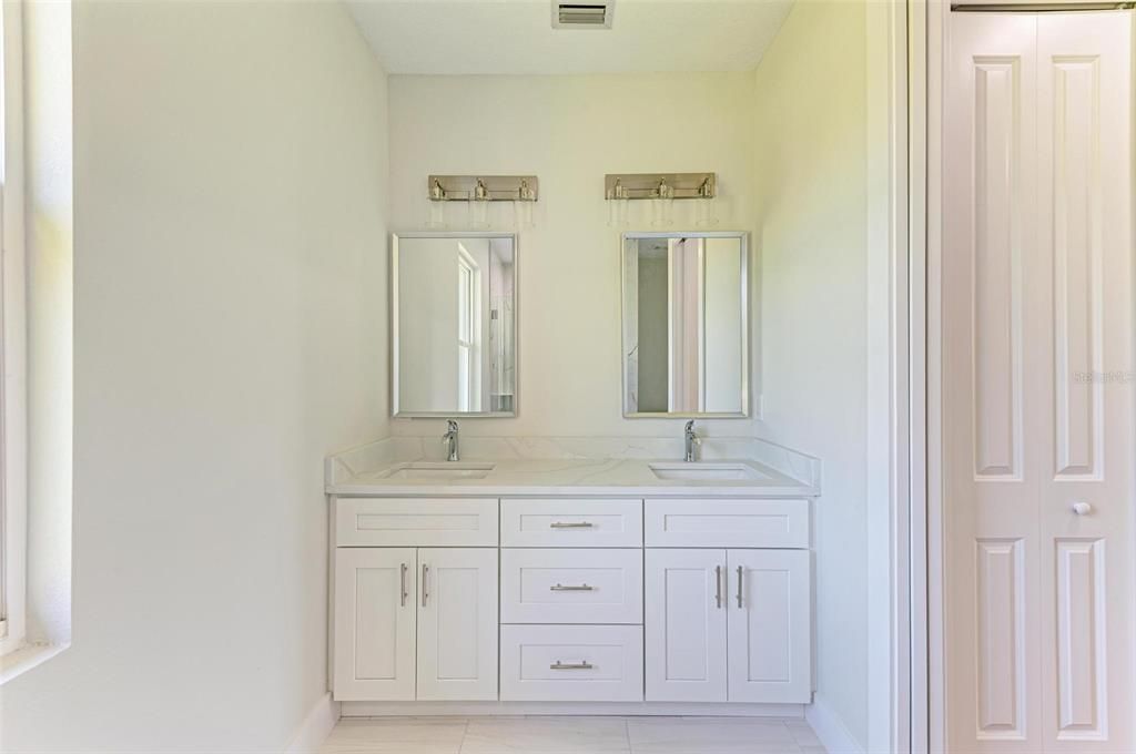 For Sale: $415,000 (4 beds, 2 baths, 1826 Square Feet)