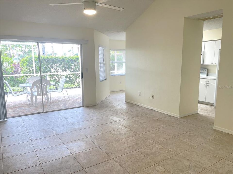 Active With Contract: $1,650 (2 beds, 2 baths, 1049 Square Feet)