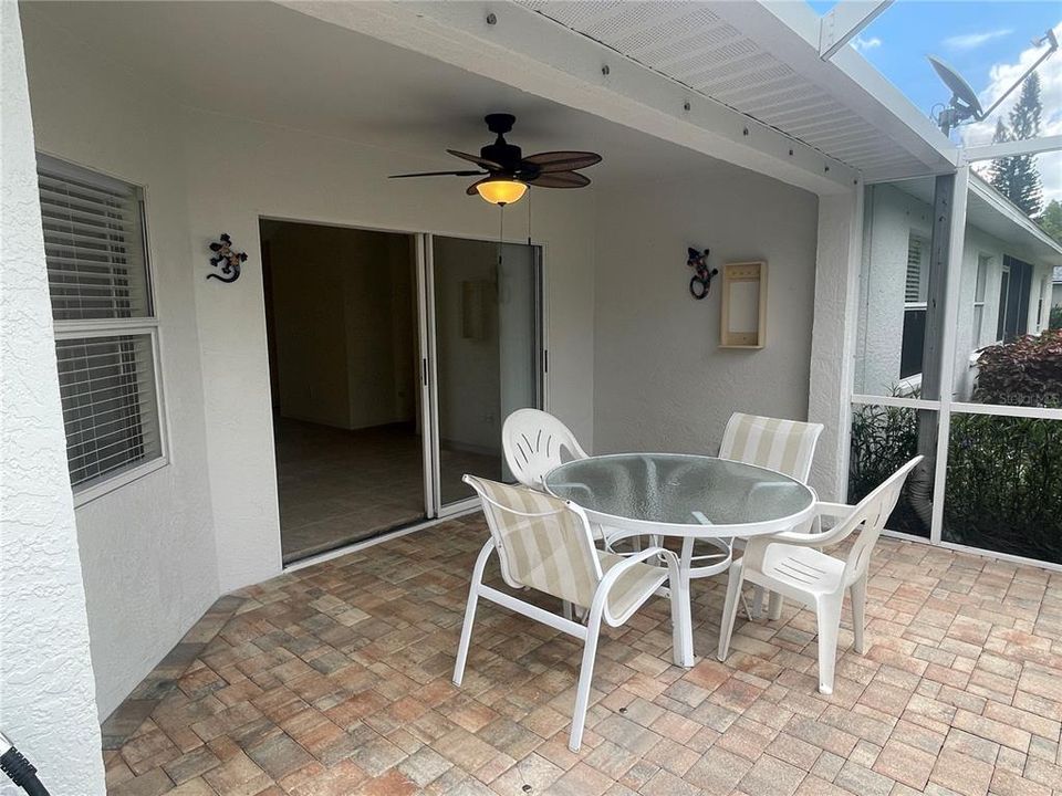 Active With Contract: $1,650 (2 beds, 2 baths, 1049 Square Feet)