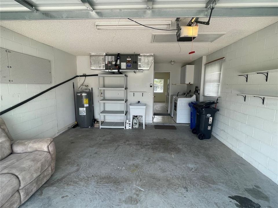 Active With Contract: $1,650 (2 beds, 2 baths, 1049 Square Feet)