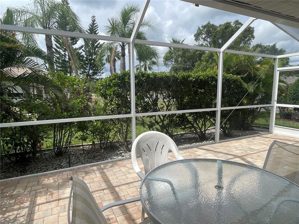 Active With Contract: $1,650 (2 beds, 2 baths, 1049 Square Feet)