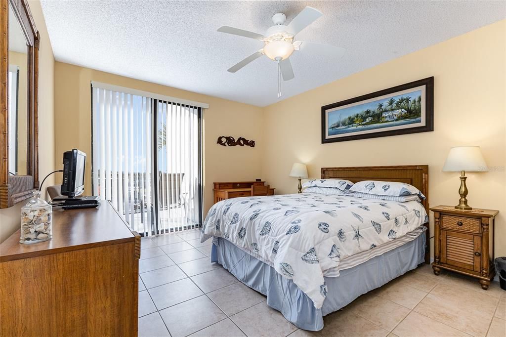 En Venta: $325,000 (2 camas, 2 baños, 1035 Pies cuadrados)