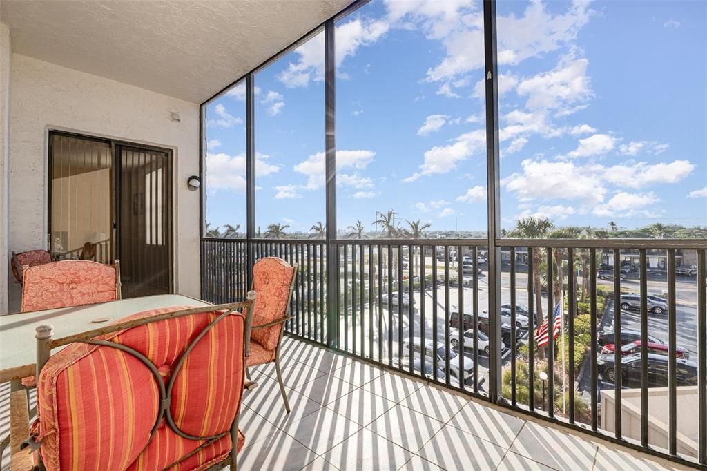 En Venta: $325,000 (2 camas, 2 baños, 1035 Pies cuadrados)