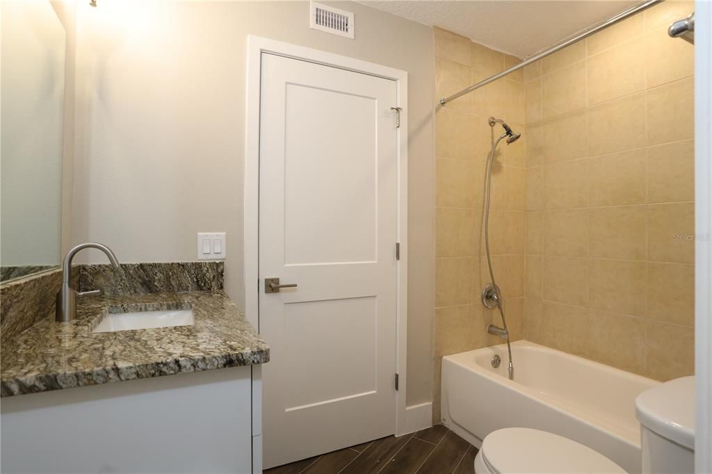 Activo con contrato: $495,000 (3 camas, 3 baños, 1515 Pies cuadrados)