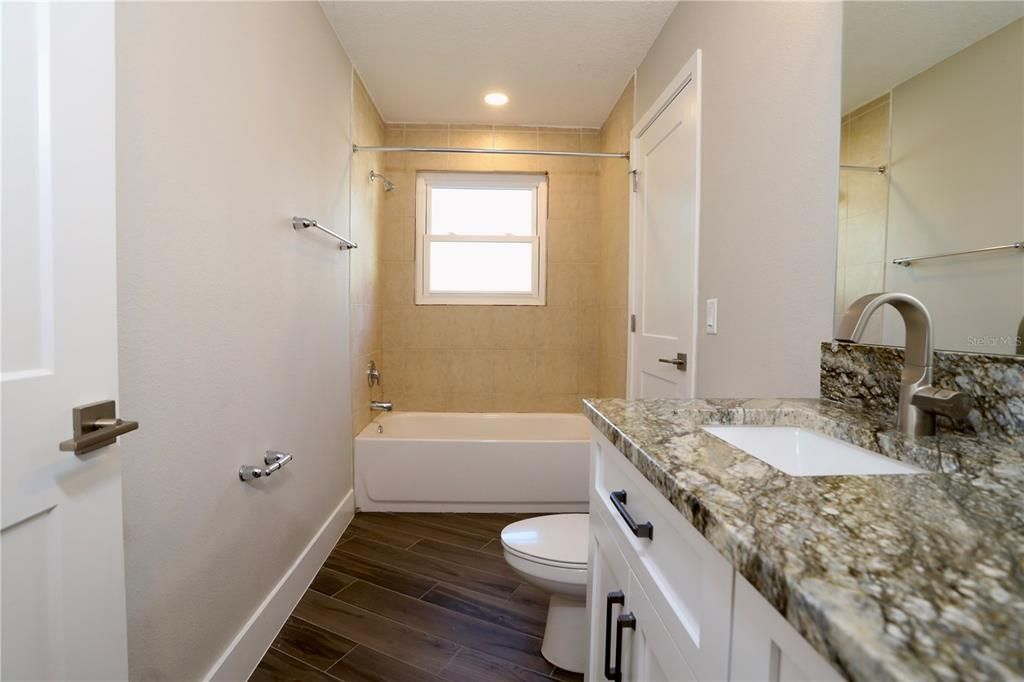 Activo con contrato: $495,000 (3 camas, 3 baños, 1515 Pies cuadrados)