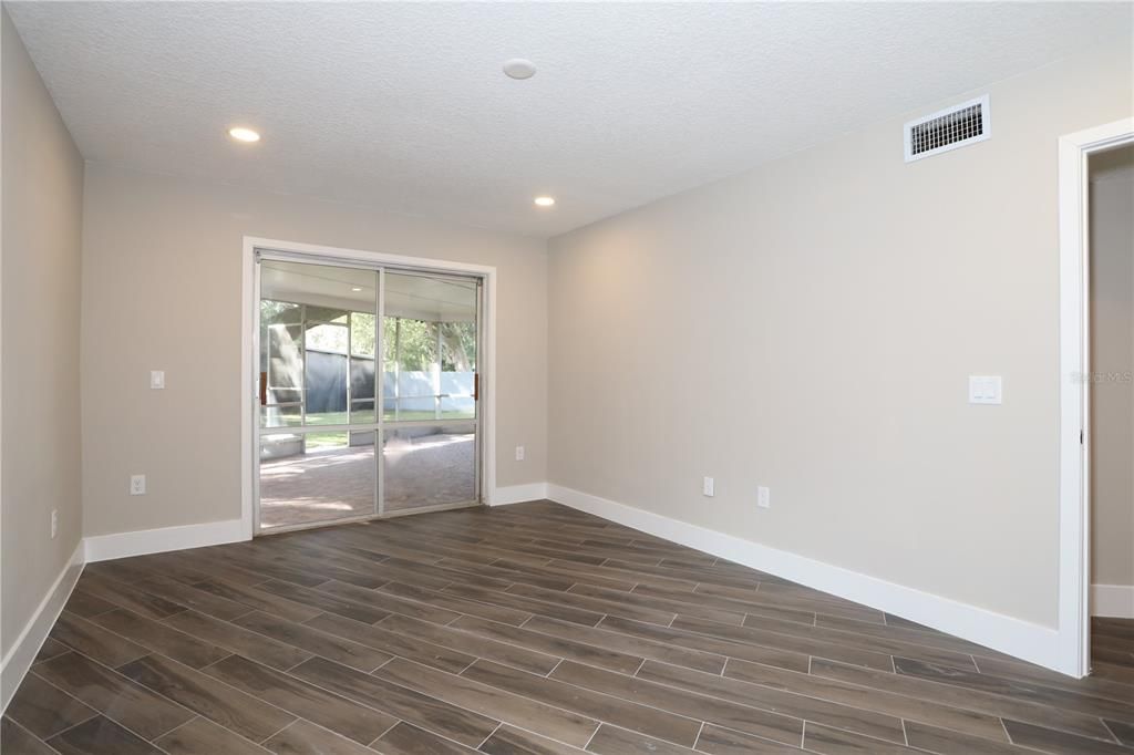 Activo con contrato: $495,000 (3 camas, 3 baños, 1515 Pies cuadrados)