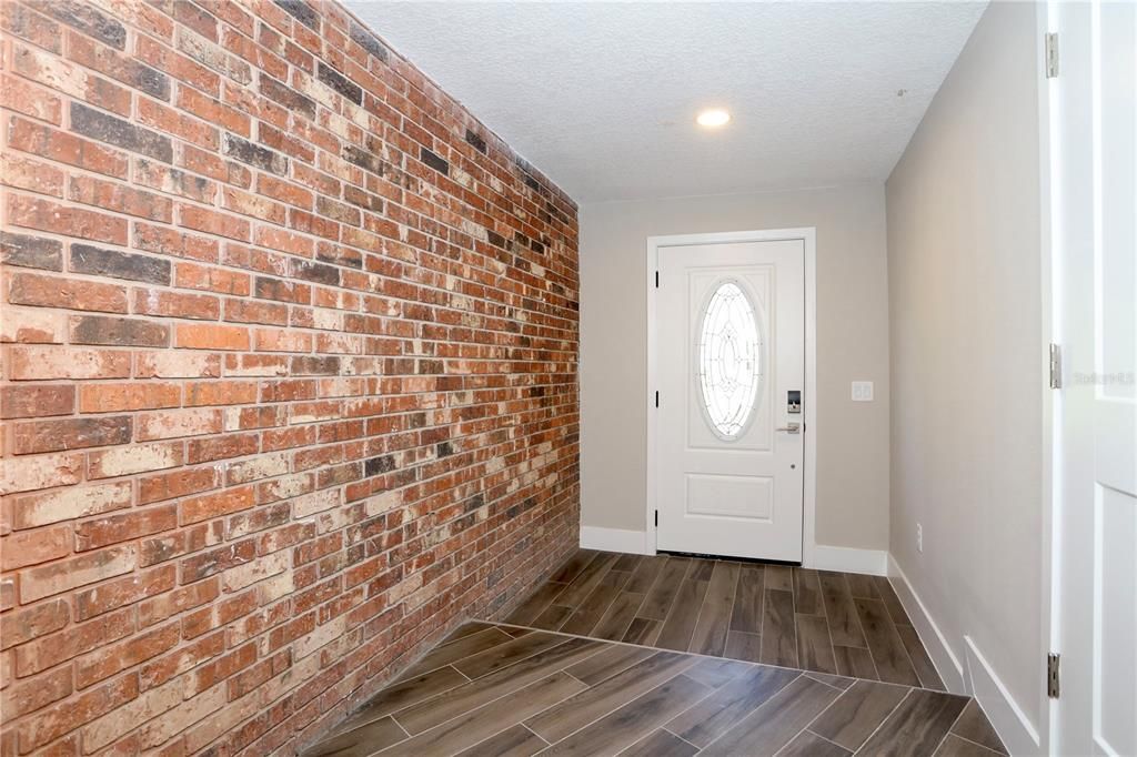 Activo con contrato: $495,000 (3 camas, 3 baños, 1515 Pies cuadrados)