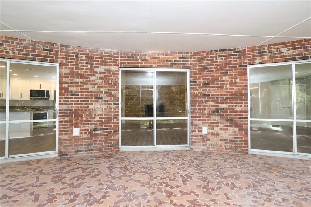 Activo con contrato: $495,000 (3 camas, 3 baños, 1515 Pies cuadrados)