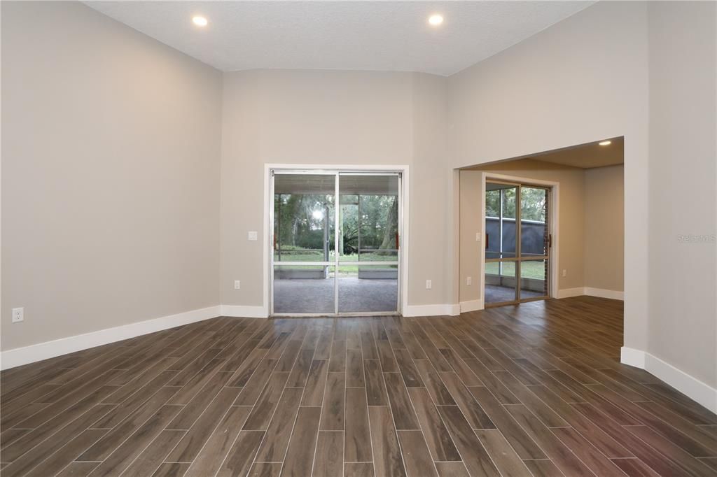 Activo con contrato: $495,000 (3 camas, 3 baños, 1515 Pies cuadrados)