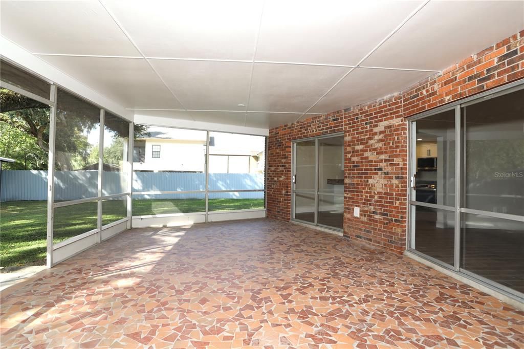 Activo con contrato: $495,000 (3 camas, 3 baños, 1515 Pies cuadrados)