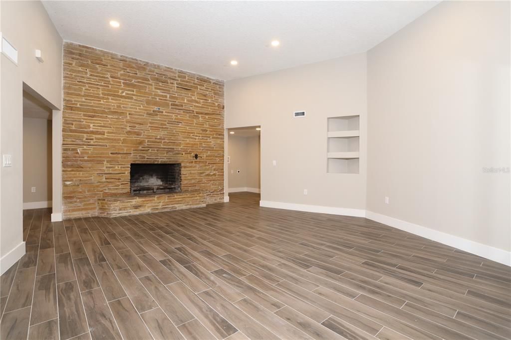 Activo con contrato: $495,000 (3 camas, 3 baños, 1515 Pies cuadrados)