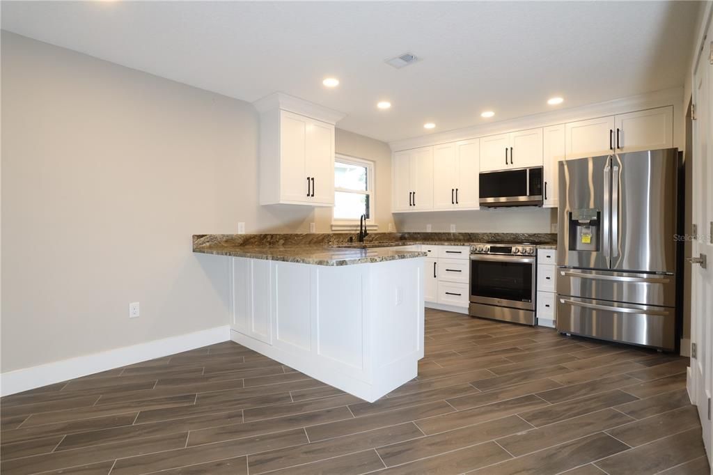 Activo con contrato: $495,000 (3 camas, 3 baños, 1515 Pies cuadrados)