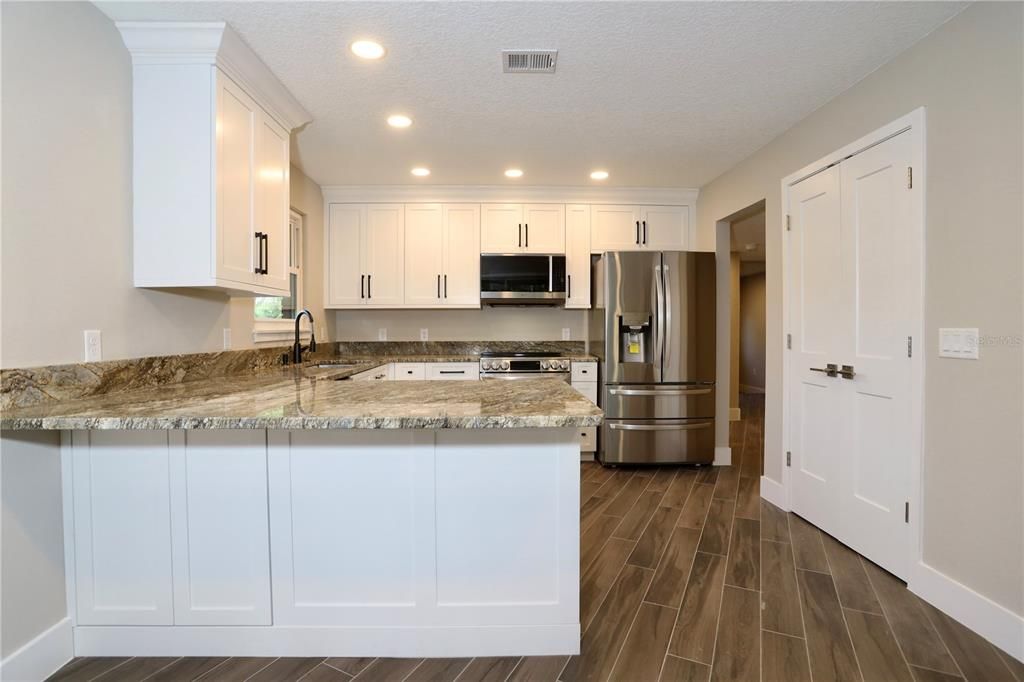 Activo con contrato: $495,000 (3 camas, 3 baños, 1515 Pies cuadrados)